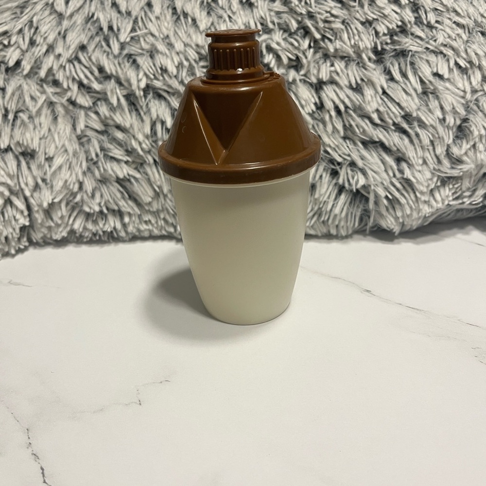 Vintage Tupperware Brown and Cream Measurer and Shaker